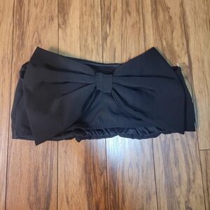 Fashion Nova Elegant Black Bow Top. The Bow Is In The Back.